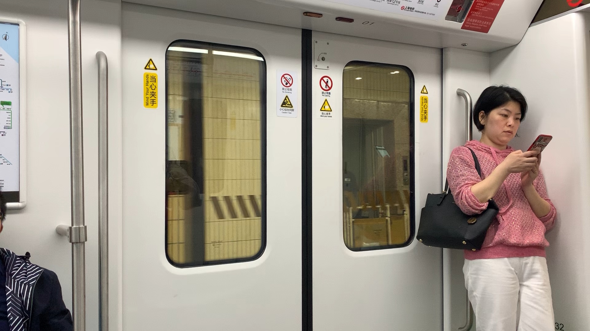 1号线钢铁侠二世01069新闸路人民广场