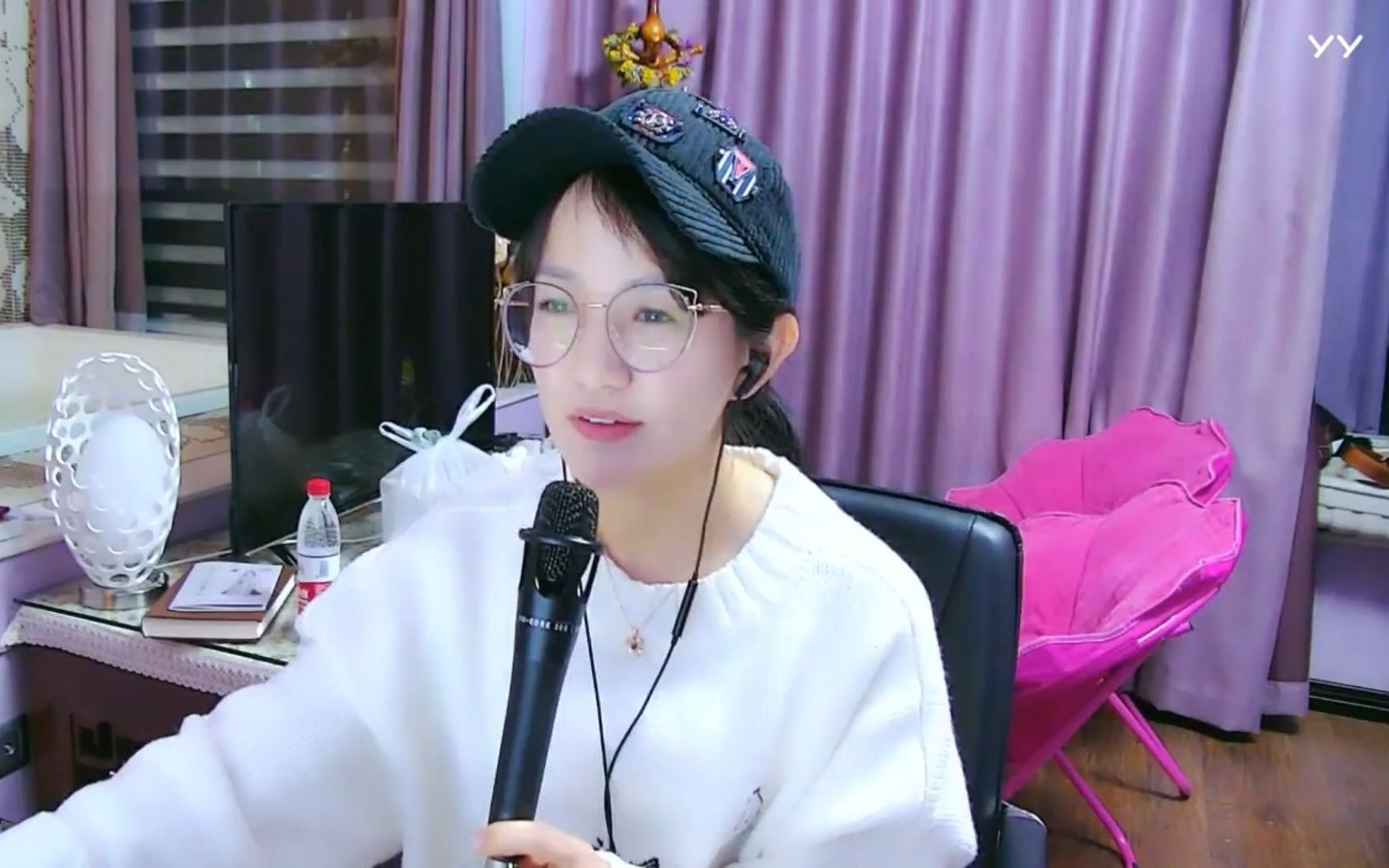 美女主播文儿演唱《38度6》音乐好听动感有趣,非常不错!