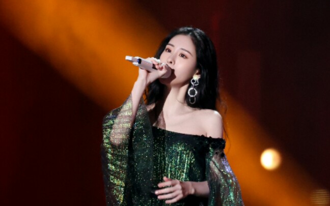 张碧晨蓝台跨年舞台合集新歌逢生成毅合唱情人咒这唱功我跪了