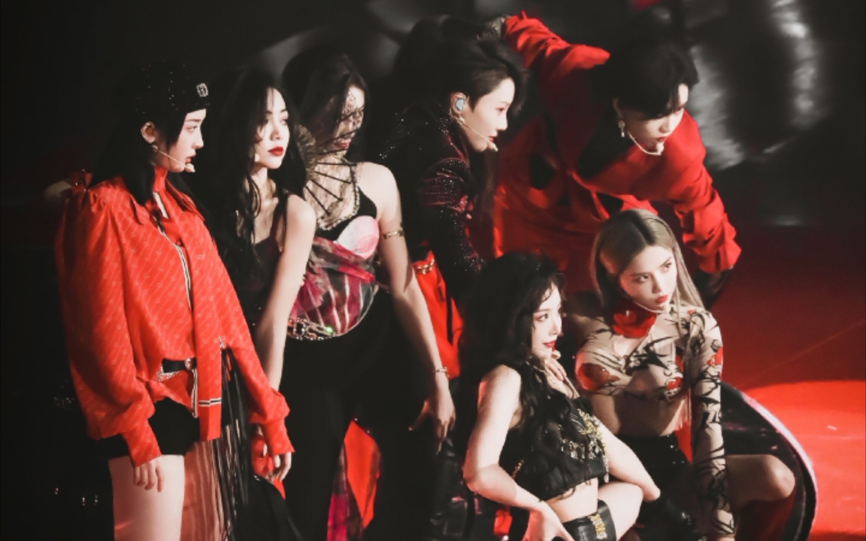 the9【异兽】舞台真的绝绝子!全员玫瑰造型太吸睛了!