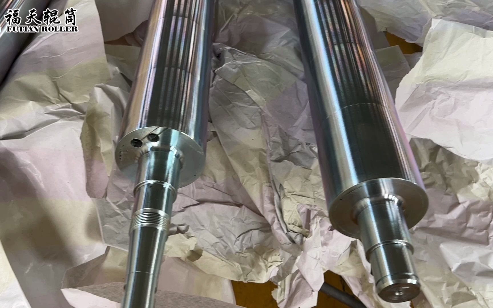 弧形分段镀锌滚筒.