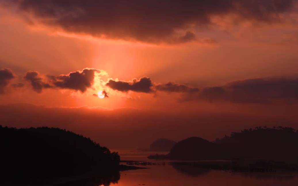 【韩国海边日出】在韩国丽水市附近的海边