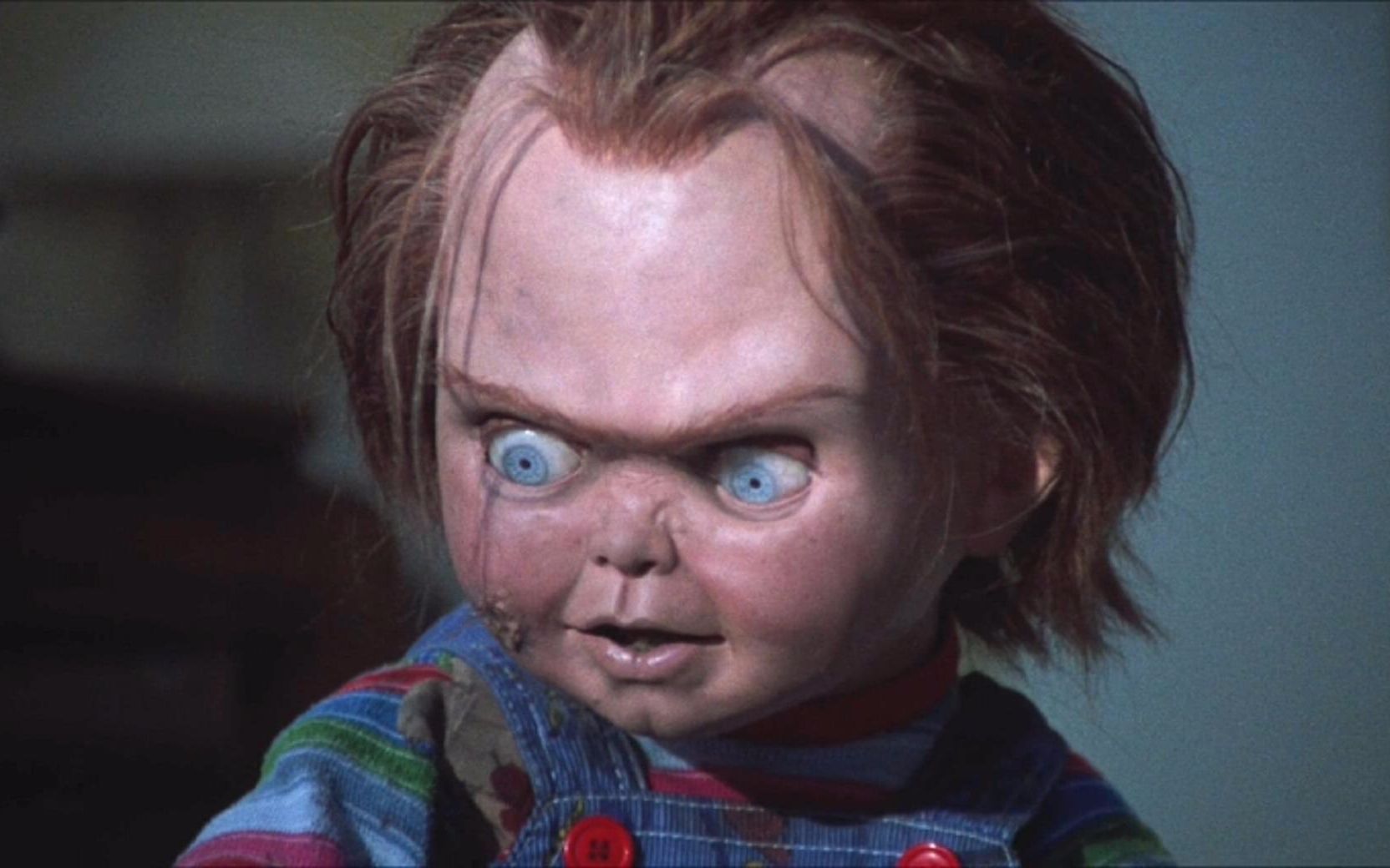 60岁老头化身木偶,专门袭击女性,5分钟看完电影《鬼娃回魂》