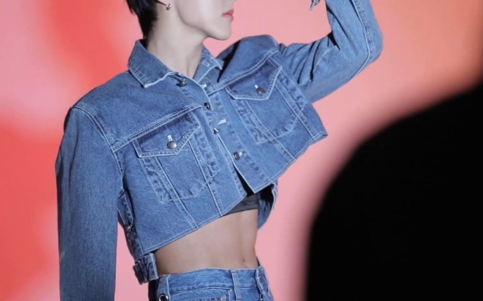 【seventeen hoshi】快来看权顺荣的名品腹肌!太帅了吧!