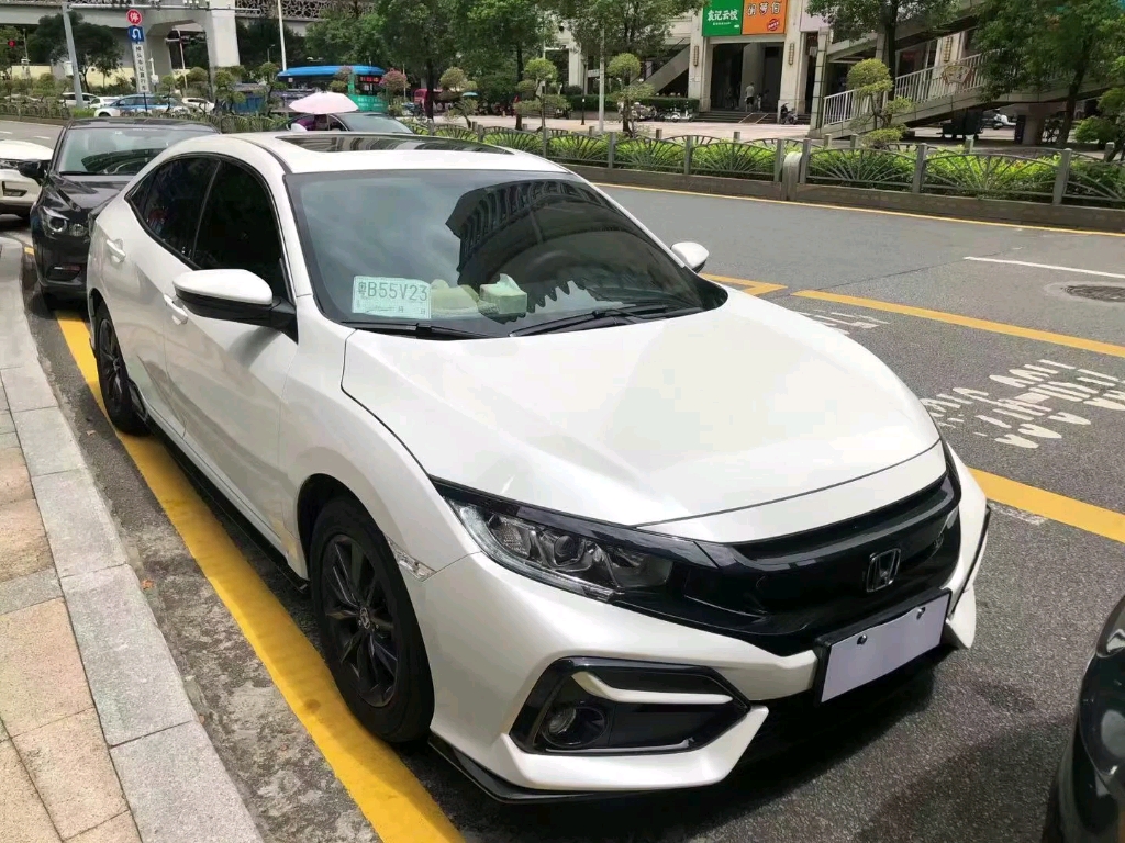 2021款本田思域hatchback 220cvt新锐控2022年7月上牌,原版原漆,440多