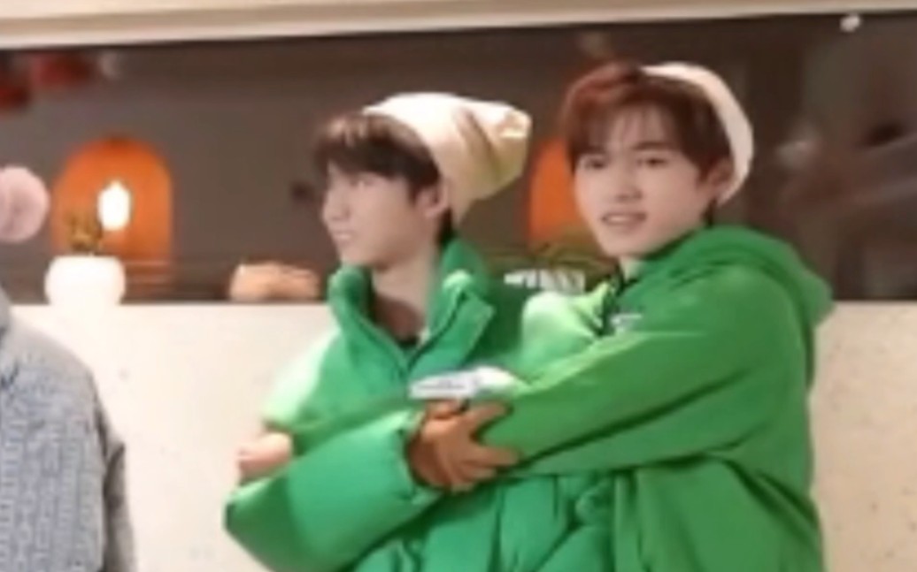 什么好日子啊这是祺轩都住一间了!