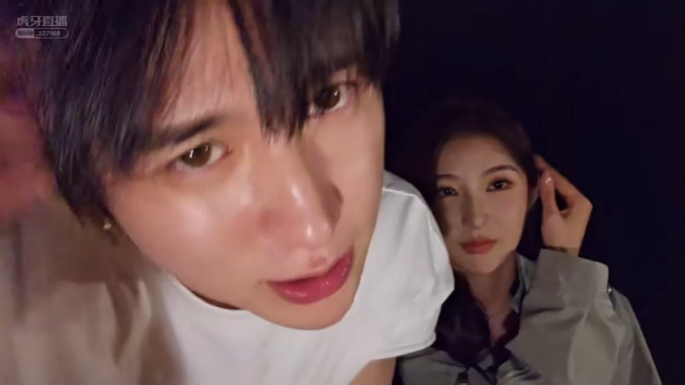 2024年3月29号童锦程和双胞胎妹妹喝酒下直播回放