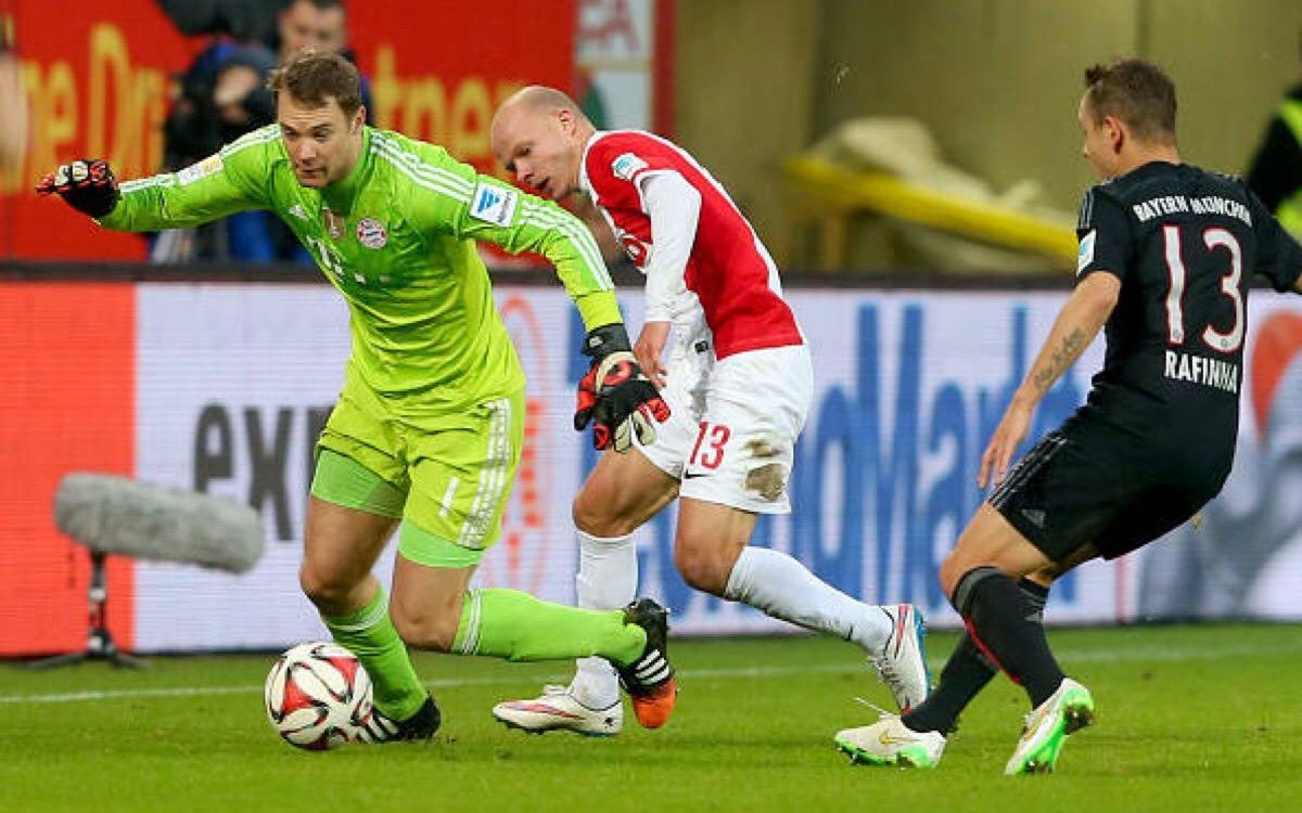 师承赵向前倒钩进球带球过人门将疯狂起来全队都要跟着担惊受怕