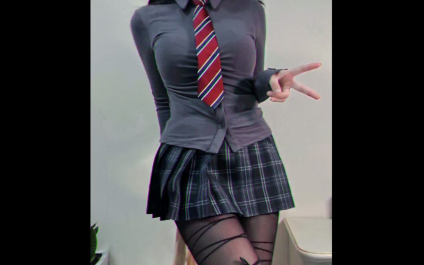 我就不信你不点进来看黑白丝