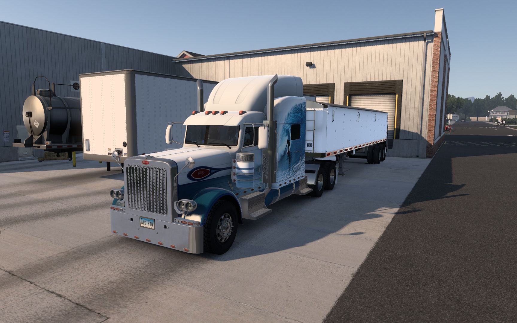 美国卡车模拟驾驶彼得比尔特389卡车在科罗拉多州为农场运输饲料