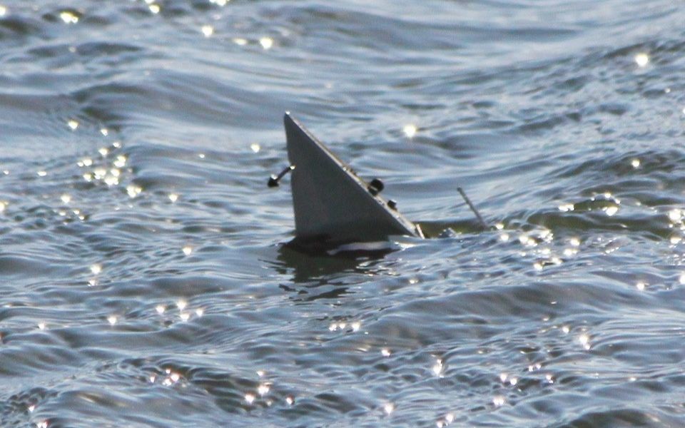 遥控船沉没由失控的遥控船拍摄