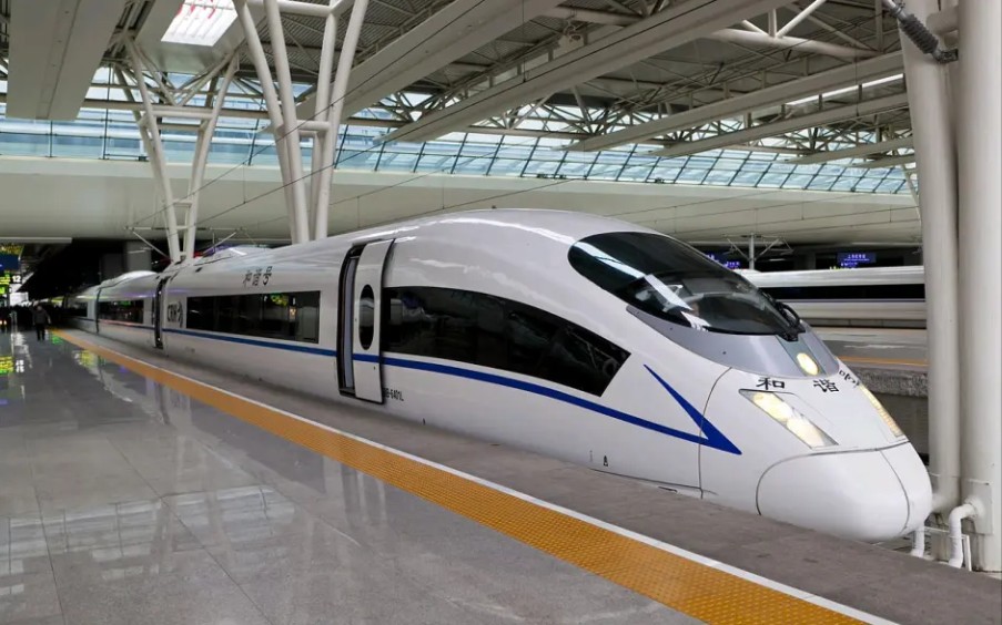 g181 北京南到苍南 grh380bl 型列车 平阳高铁站到站或开出过程