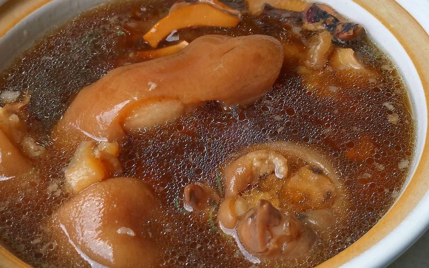 活动  红酒炖猪蹄,福建特色家常菜,香气四溢,也是营养滋补的月子餐