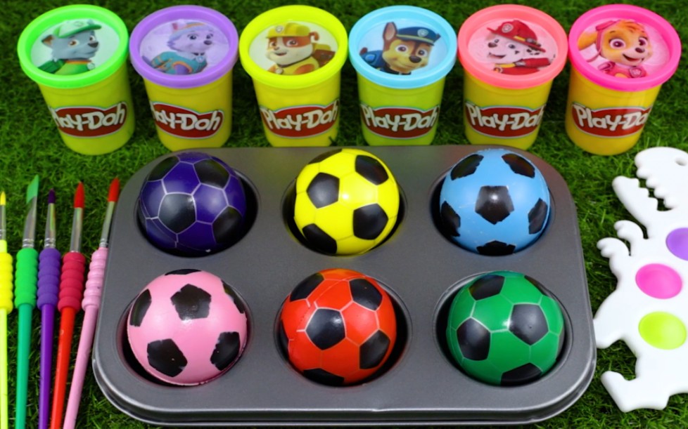 彩色用串珠制作彩色足球