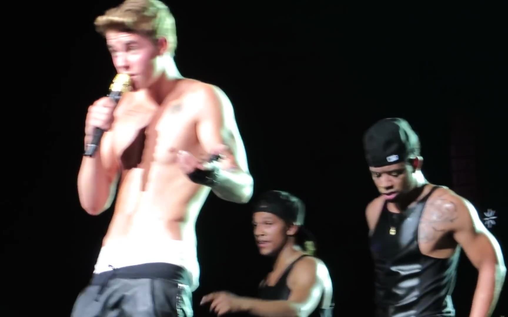 [图]【9周年纪念】Justin Bieber 贾斯汀比伯新加坡演唱会全场 （Believe Tour 9/23/2013）