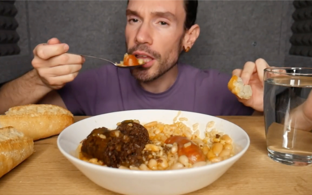 iberian——炖白豆香肠x血肠x面包