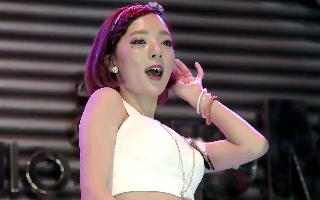 4krosequeen女团热舞现场高清饭拍dance1