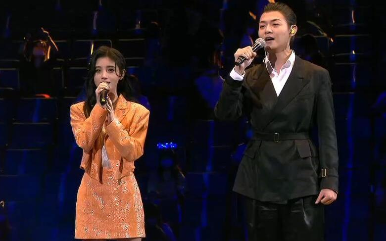 鞠婧祎霍尊合唱《平凡与伟大》_哔哩哔哩_bilibili