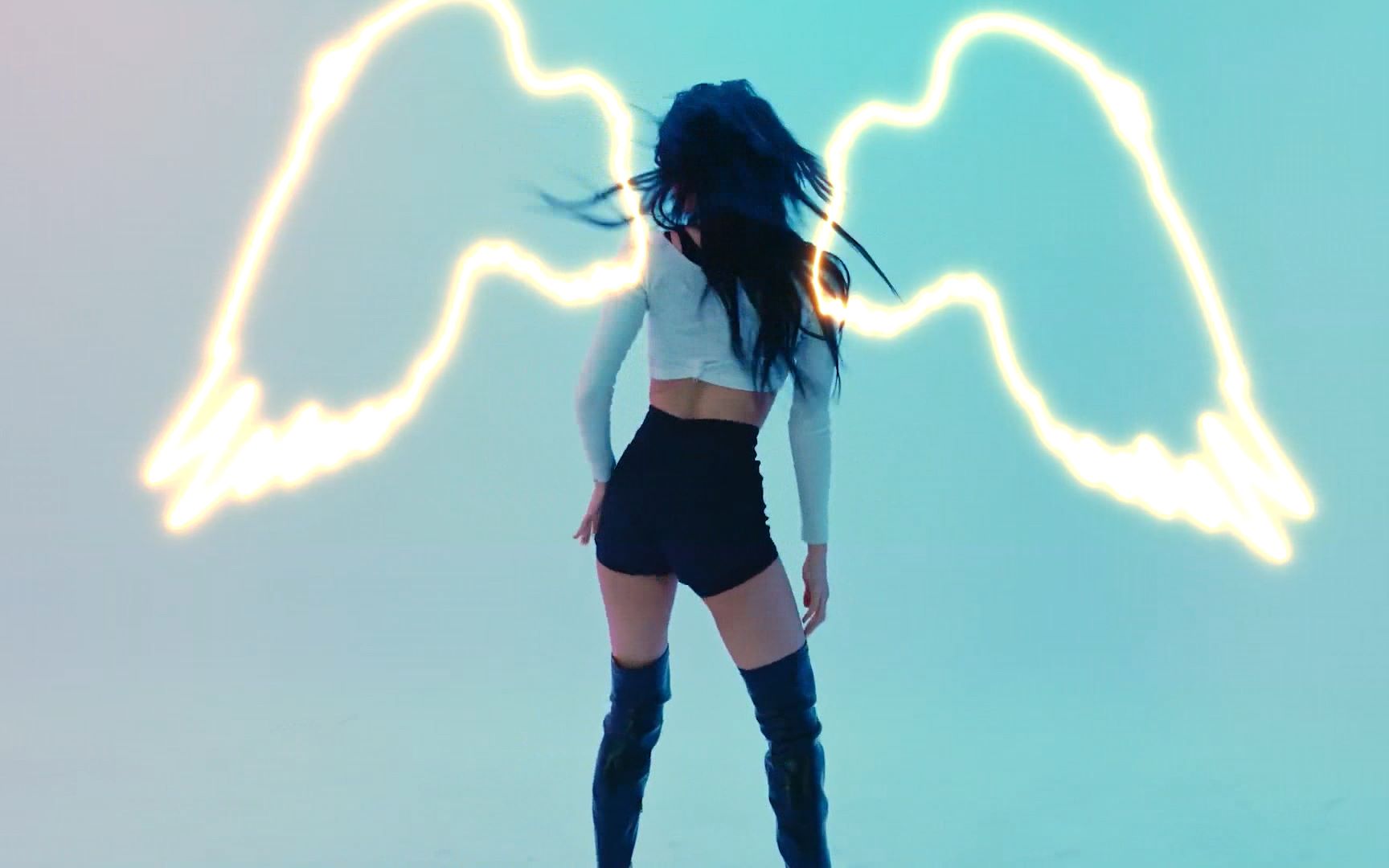 lisa最新solo舞蹈配上业余选手的特效