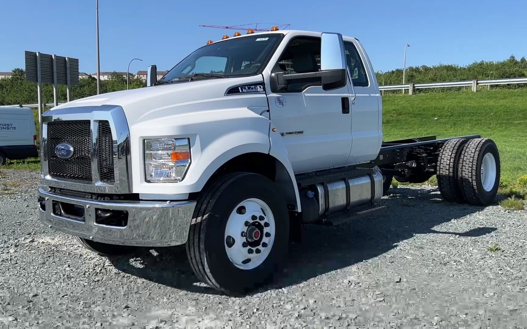 2022款福特f750纯底盘库存车清仓,2万美元,6.2l v8柴油