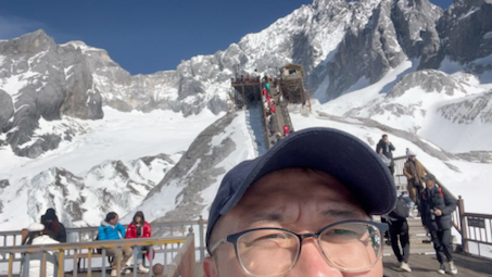 [图]玉龙雪山俯瞰群山