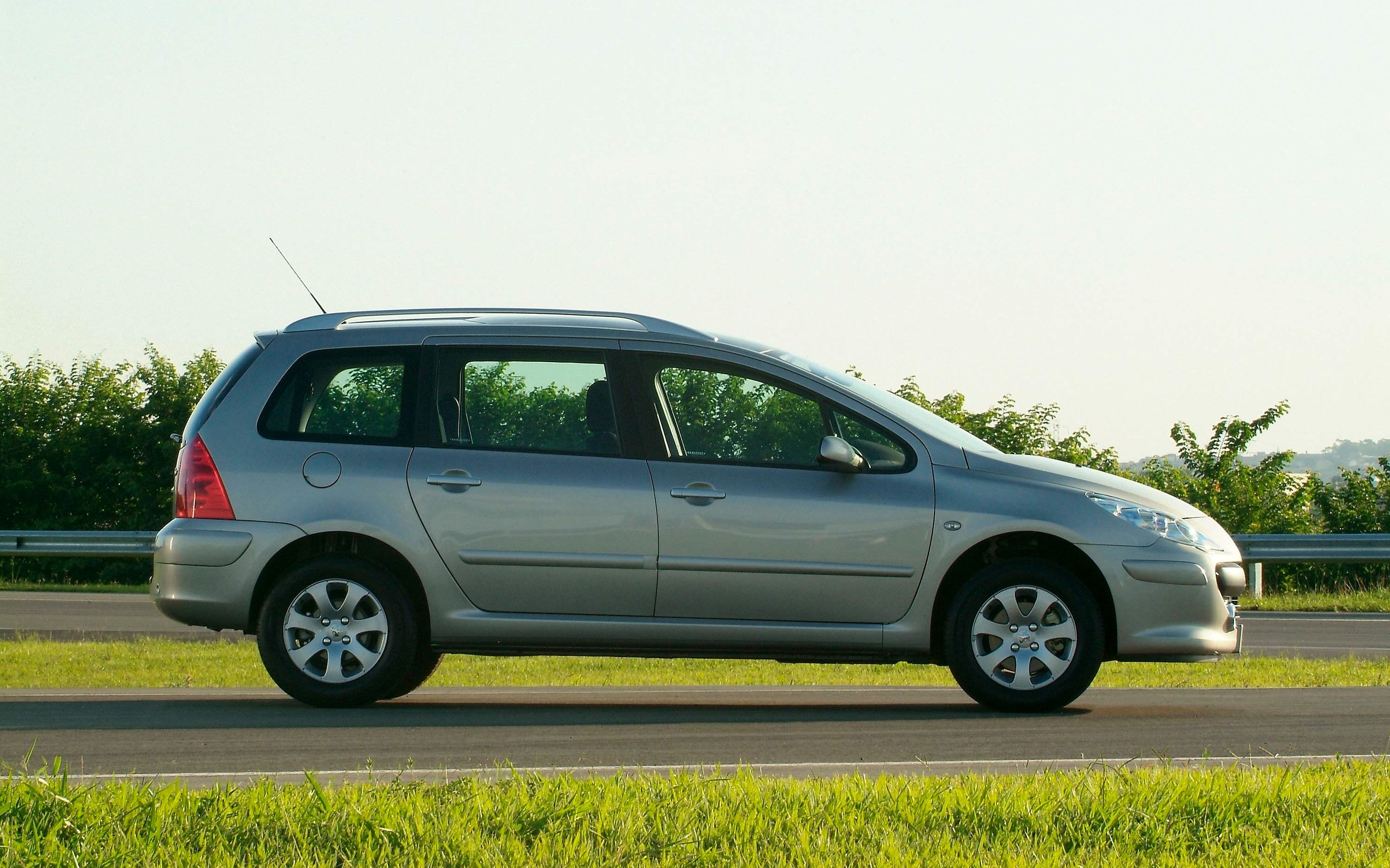 【720p】2007年巴西标致307两厢&307sw电视广告(电视天线篇)_哔哩哔哩