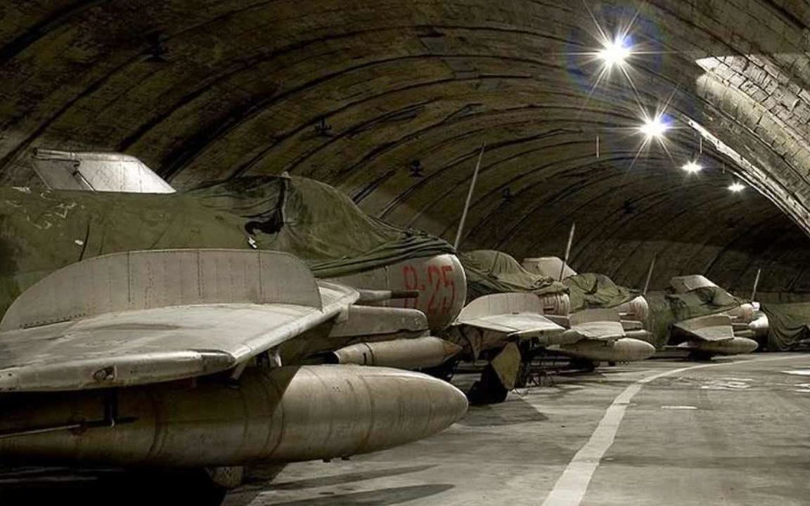 200架中国战机远赴他国却被嫌弃堆放在洞库一代枭雄到最终落寞