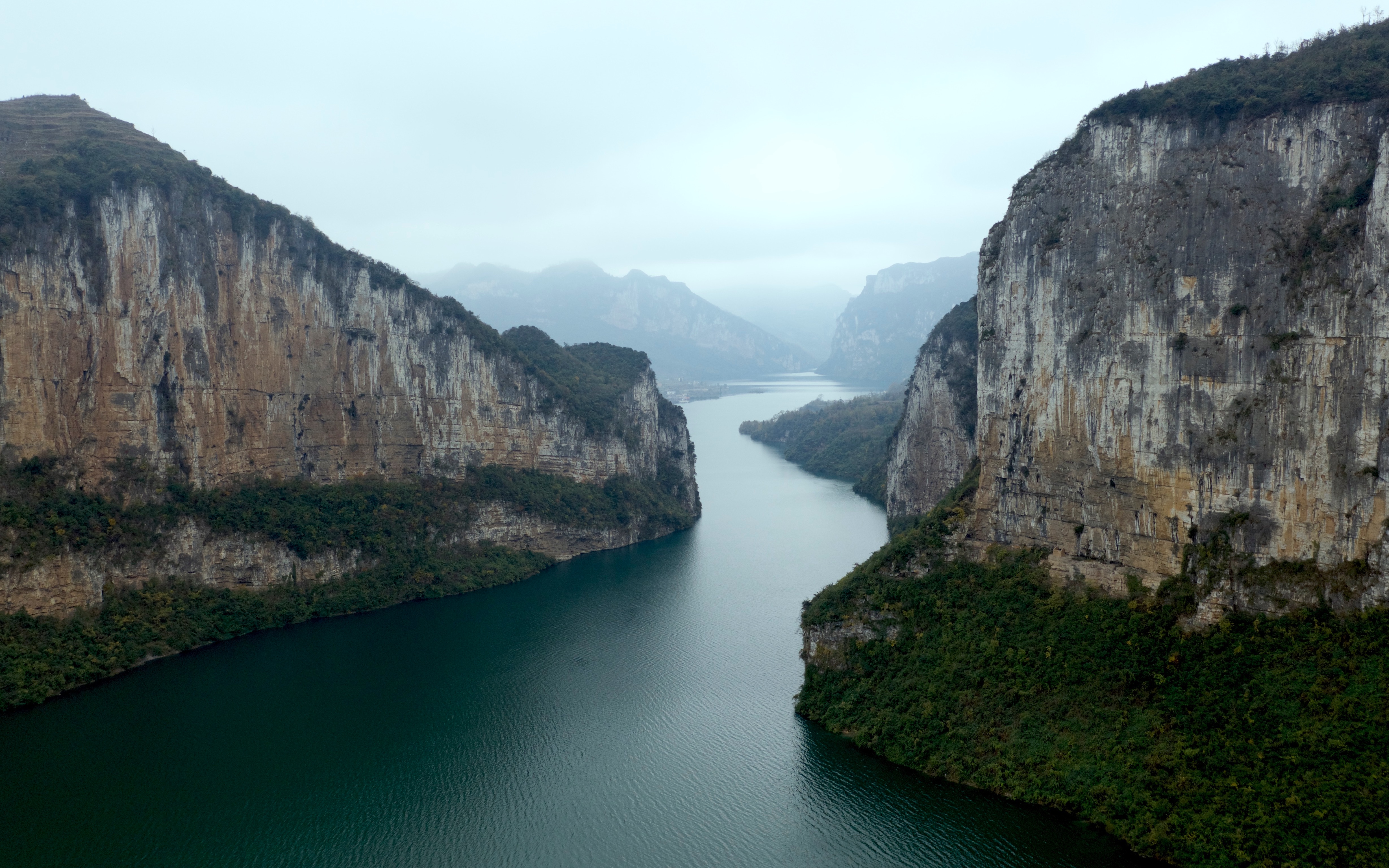 vlog 9:20181206贵州乌江源百里画廊东风湖mavic2航拍