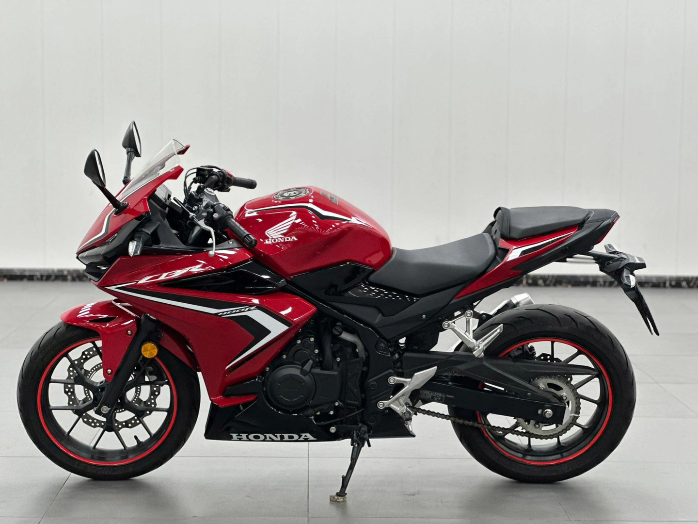 本田cbr400r点这里查看车型描述