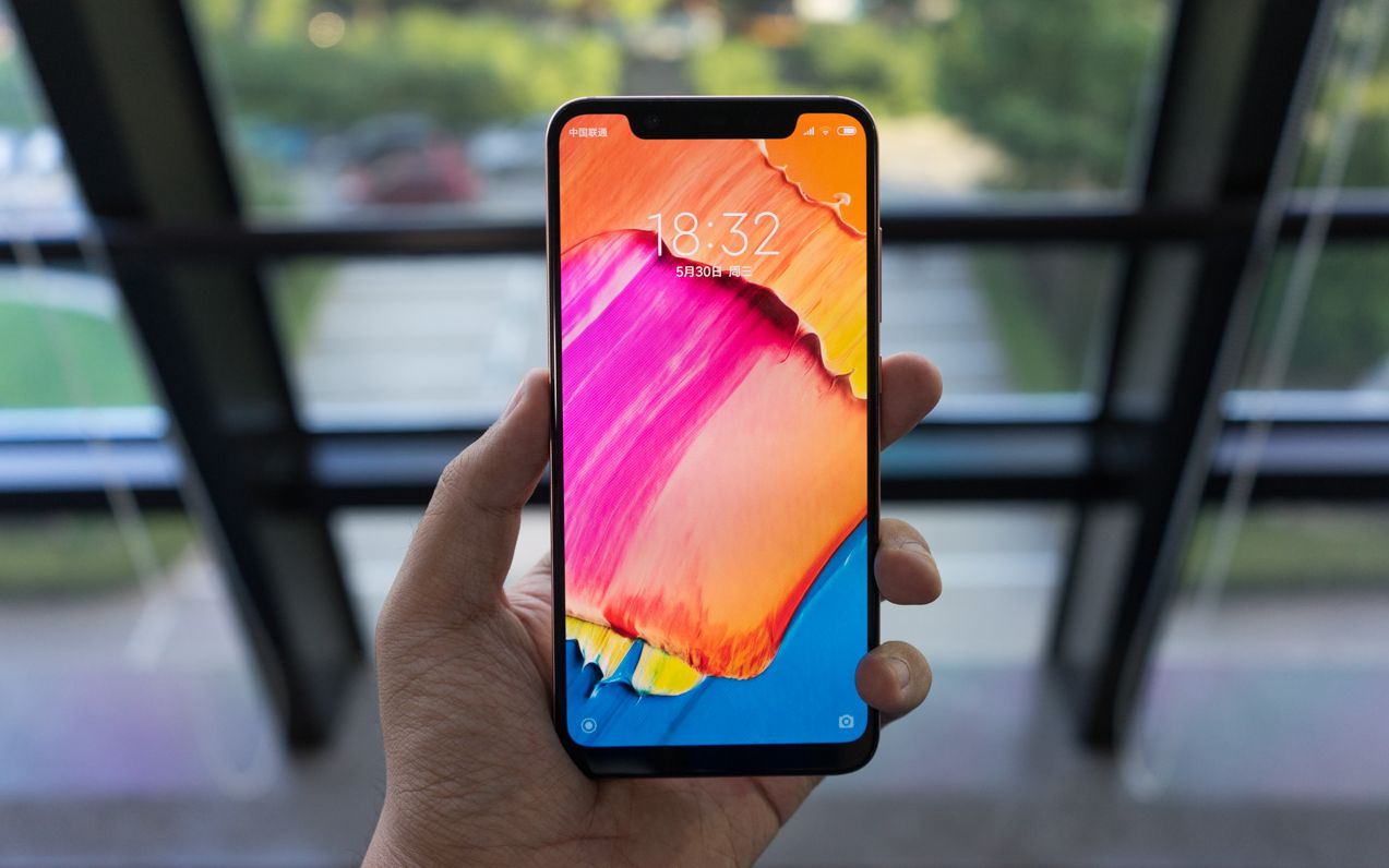 搞机零距离:小米8上手 小米的刘海屏大招终于来了!哔哩哔哩bilibili