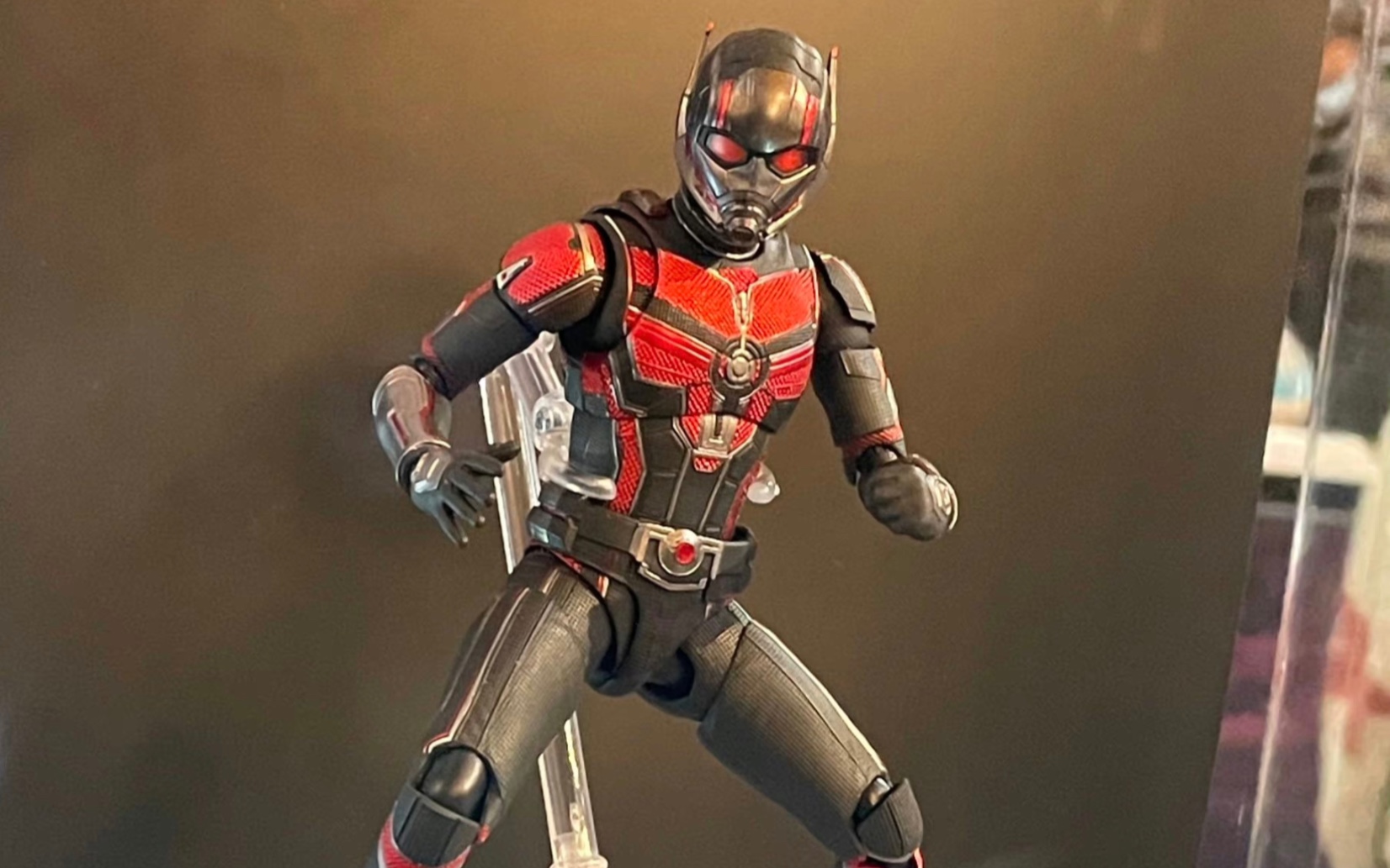 万代 shf 蚁人(蚁人与黄蜂女:量子狂潮)展示