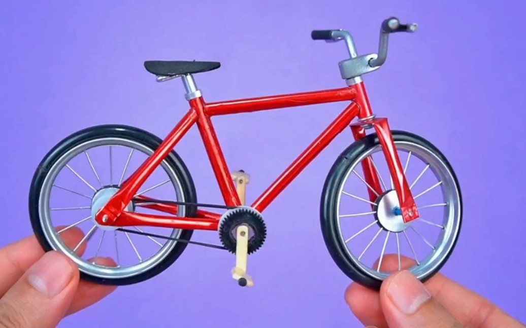 没人要的易拉罐,被小伙神奇的操作,当场打造成了一辆自行车 "手工 "
