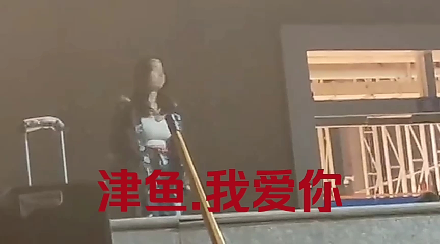 [图]女大学生军训表演大白兔跳出来！一共6次清晰可见！男生嗓子都鸡冻哑了