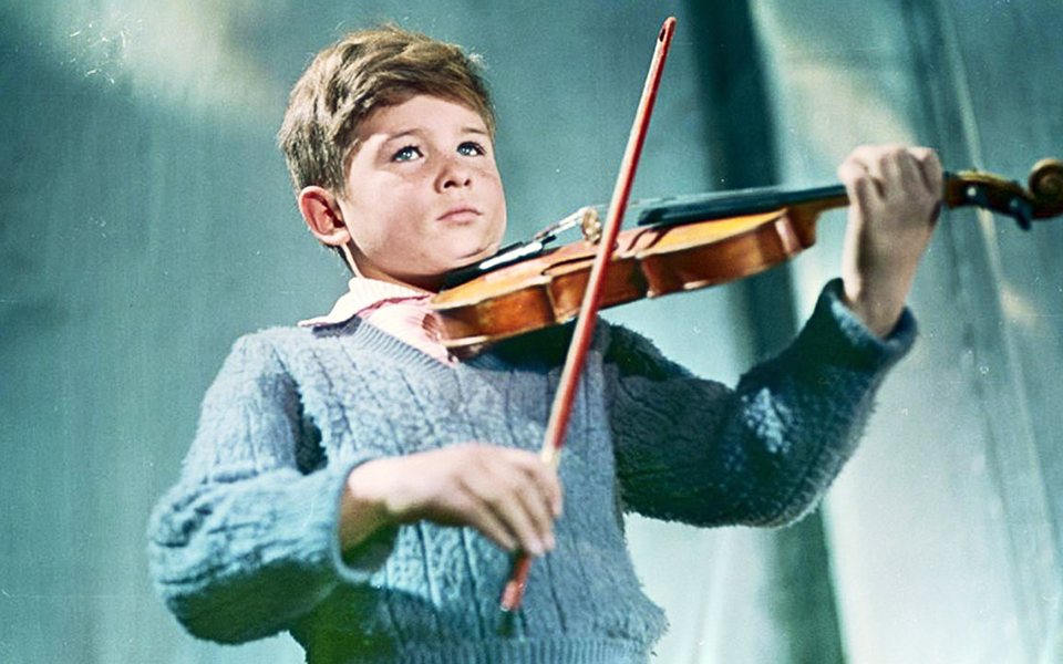 压路机与小提琴(1961)【安德烈·塔可夫斯基处女作】