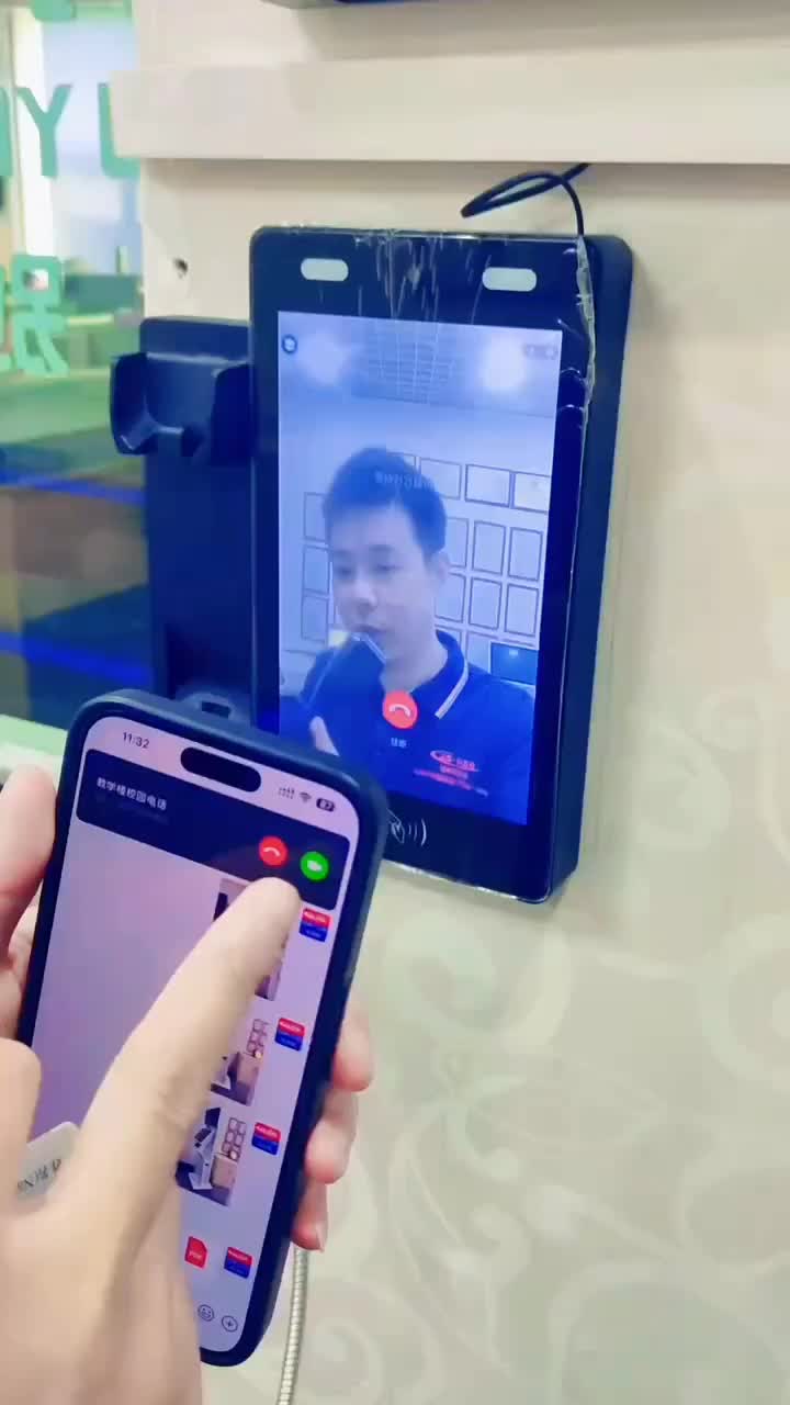 校园亲情视频话机专为亲情沟通设计,操作极其简单,刷卡就能视频通话,配备高清大屏幕,拥有出色的音频系统,强大的网络适应能力保障视频通话稳定...
