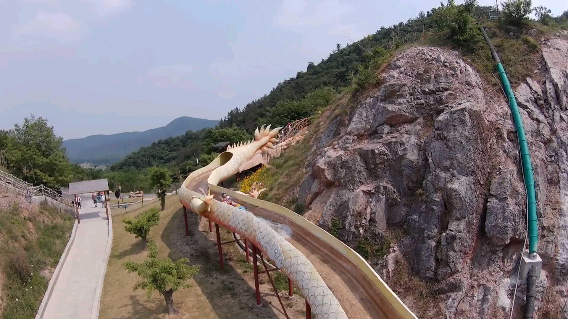 20220521南京龙出没漂流小飞一下(由安全圈圈机拍摄)