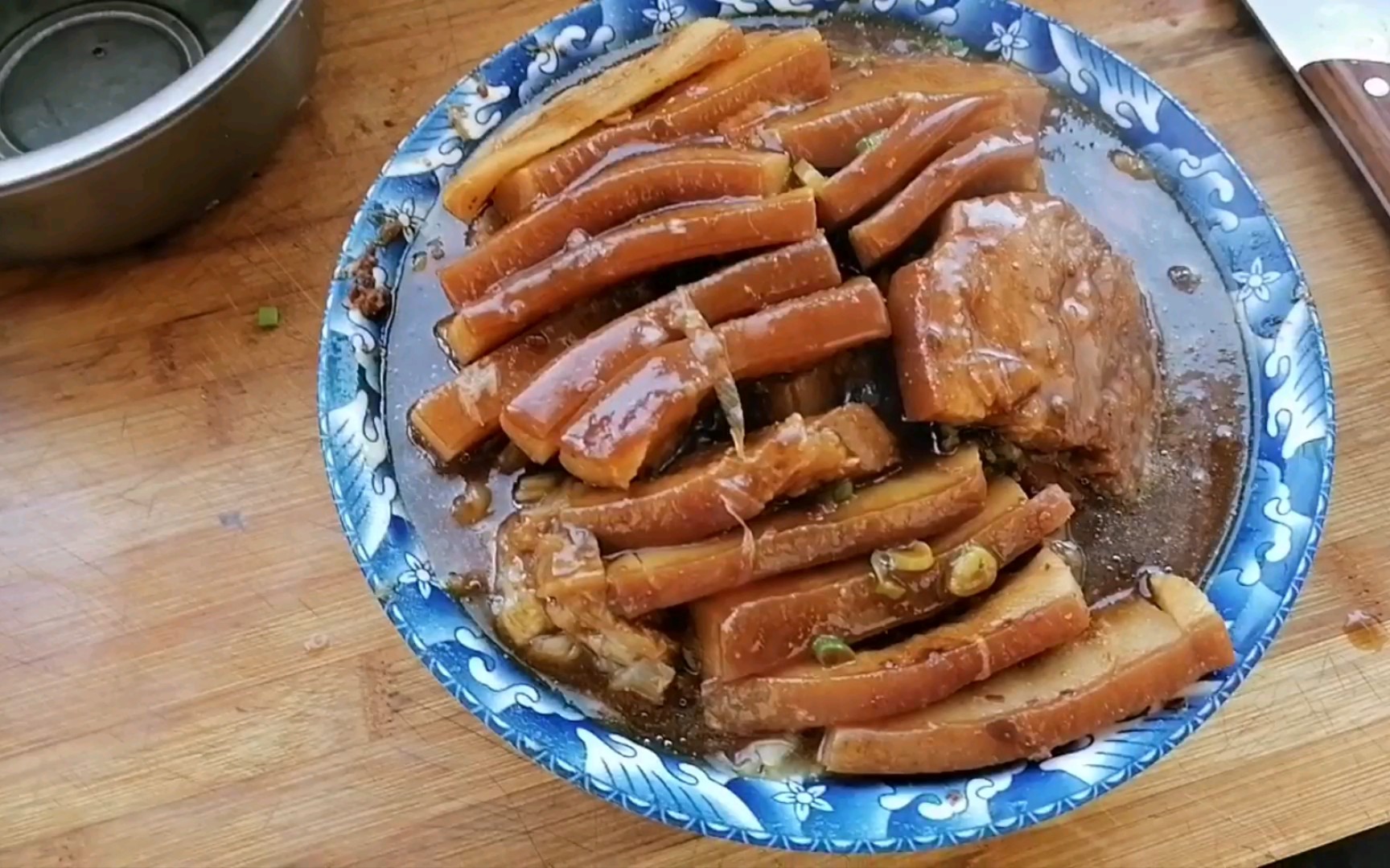 酸菜扒肉条,吃俩碗米饭老香了.