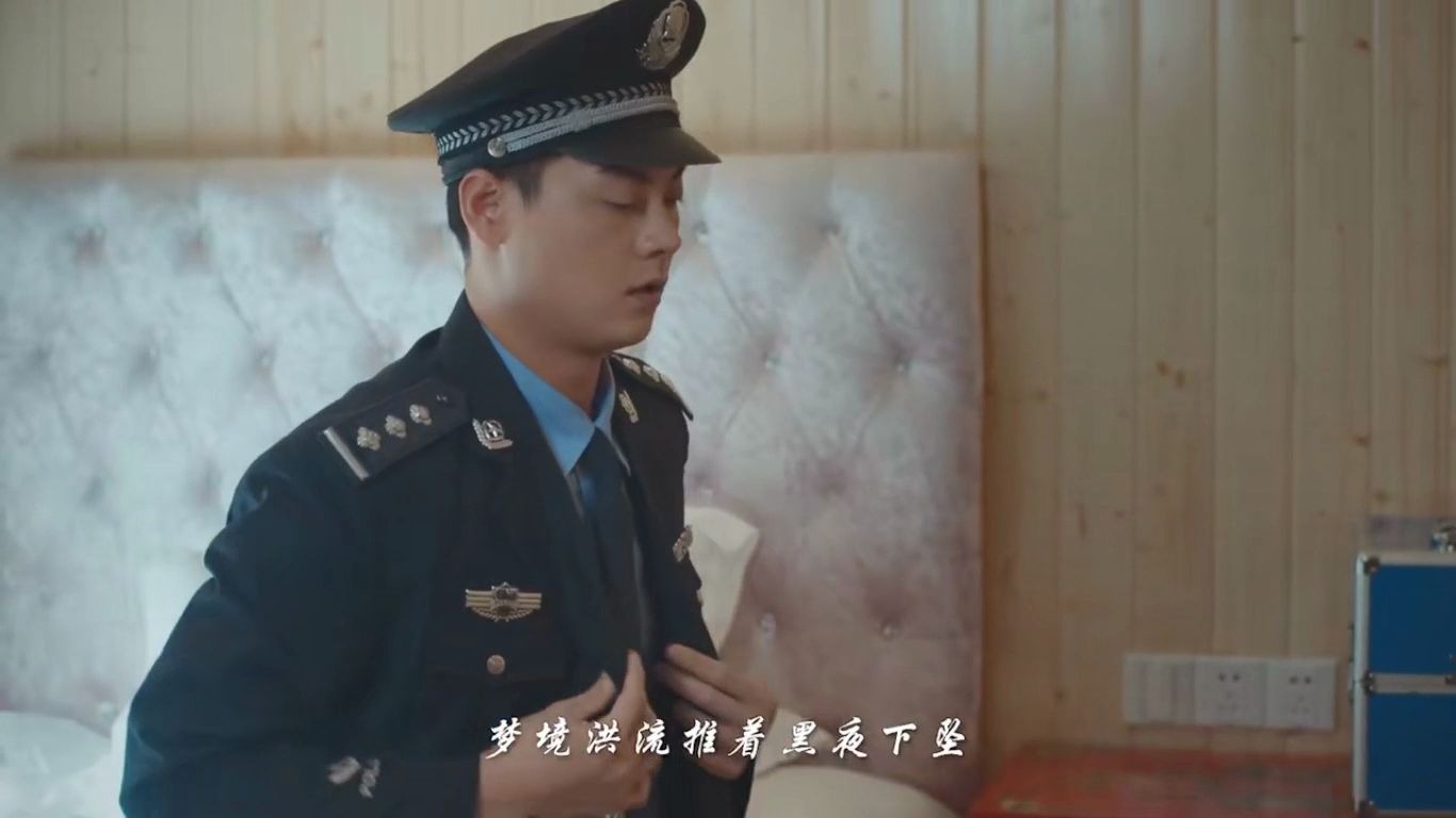 男警察被虐做警奴图片