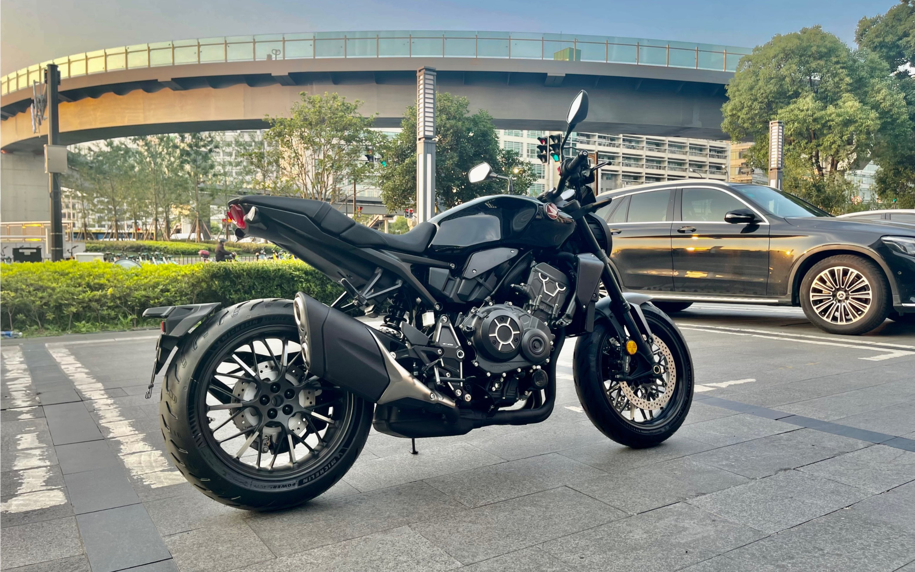 上海首提21款cb1000r黑武士