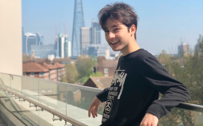 钟逸伦终于加冕"地图帝",功总和陈铭老师学霸人设崩塌现场