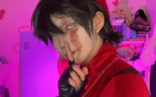 Video herunterladen: 【cosplay/Quackity】终于拍了Q的杀戮变装