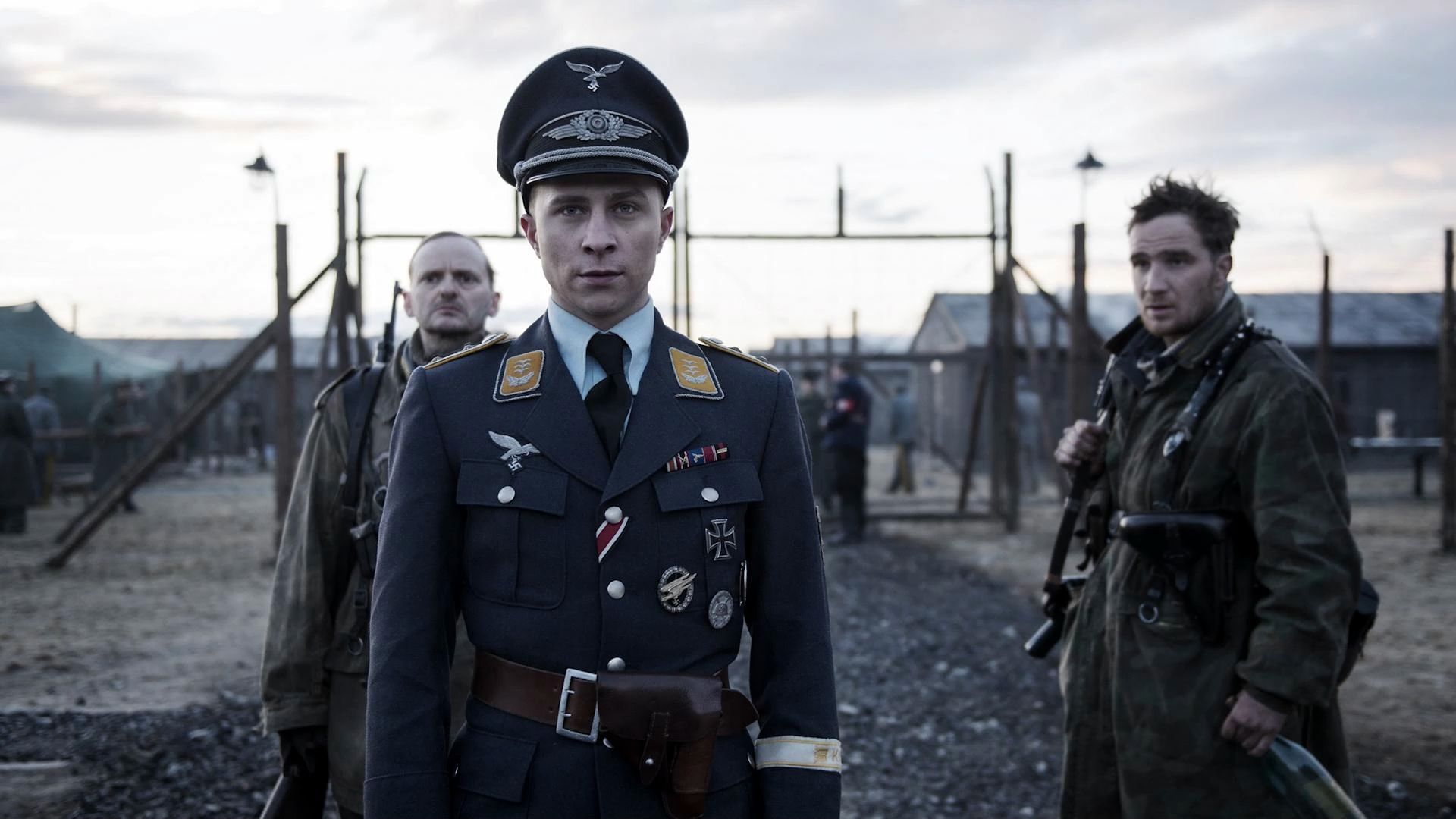 德国逃兵假冒军官,为掩人耳目,用防空炮屠杀同胞