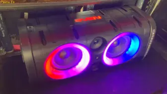 Descargar video: 模仿 jbl partybox系列的音箱 户外炸机 破音噗噗声