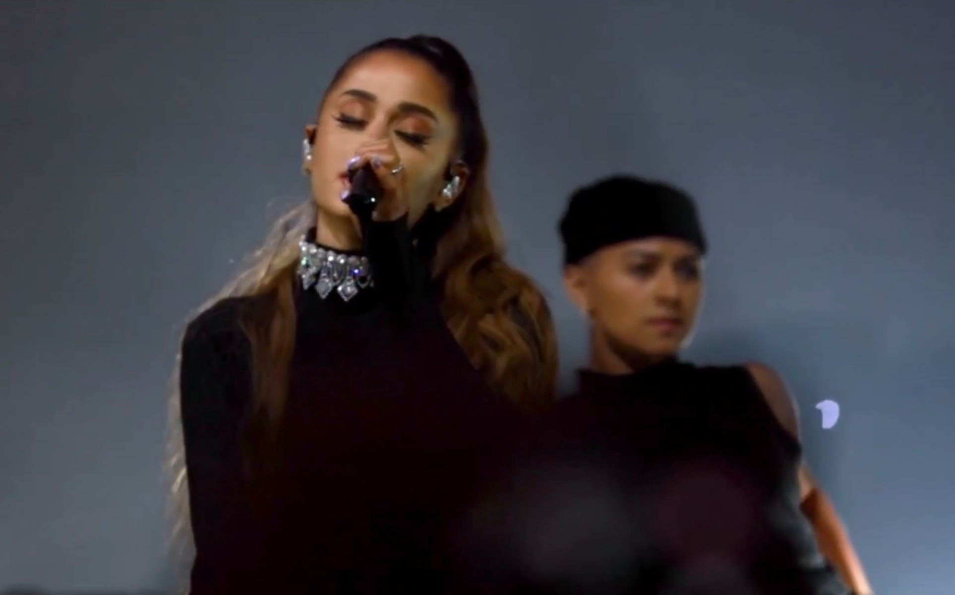 [图]Be alright-Ariana grande（dangerous woman tour movie）