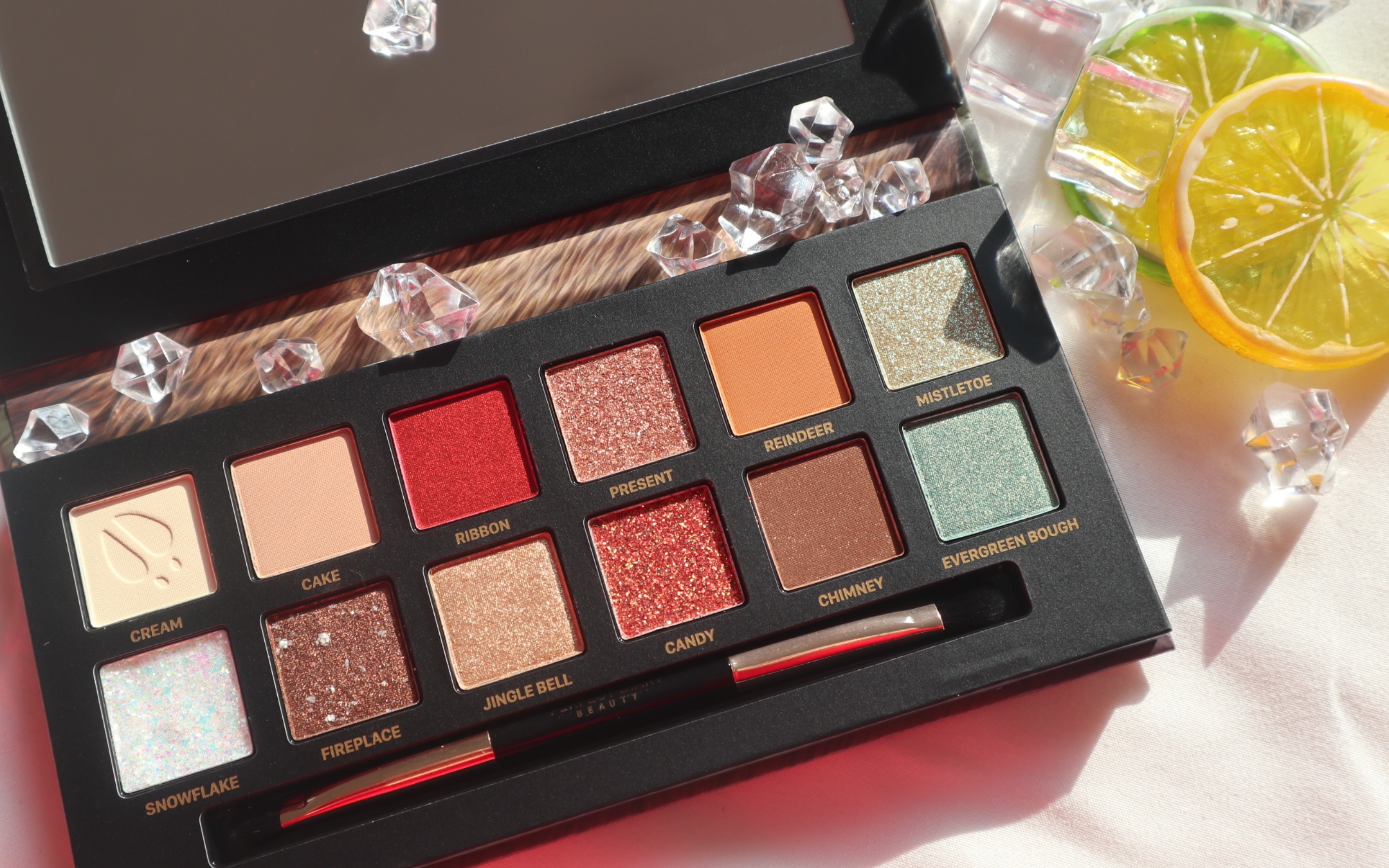 完美日记小鹿盘眼影试色