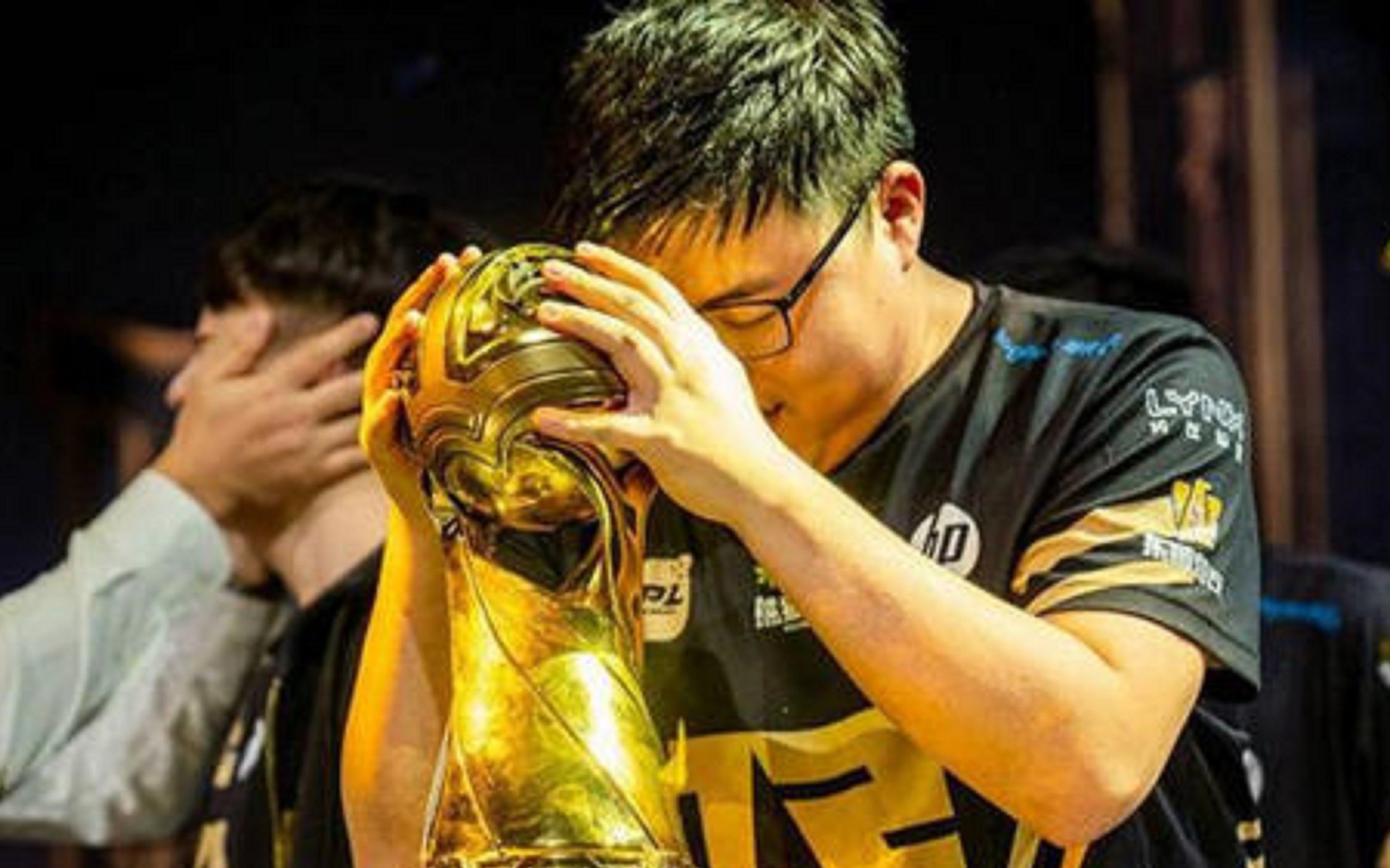 致敬永远的神!《uzi:lengends never die!》