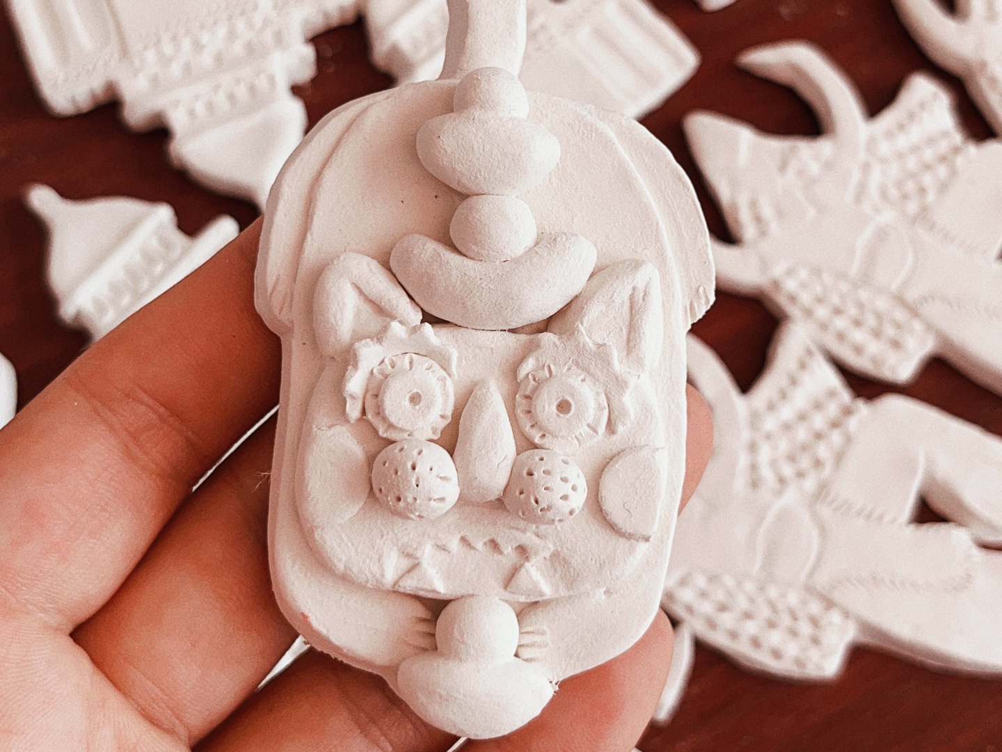 用黏土做只中国传统布老虎