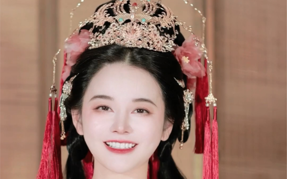 活动  "谁添新衣妆,欲慌忙 "