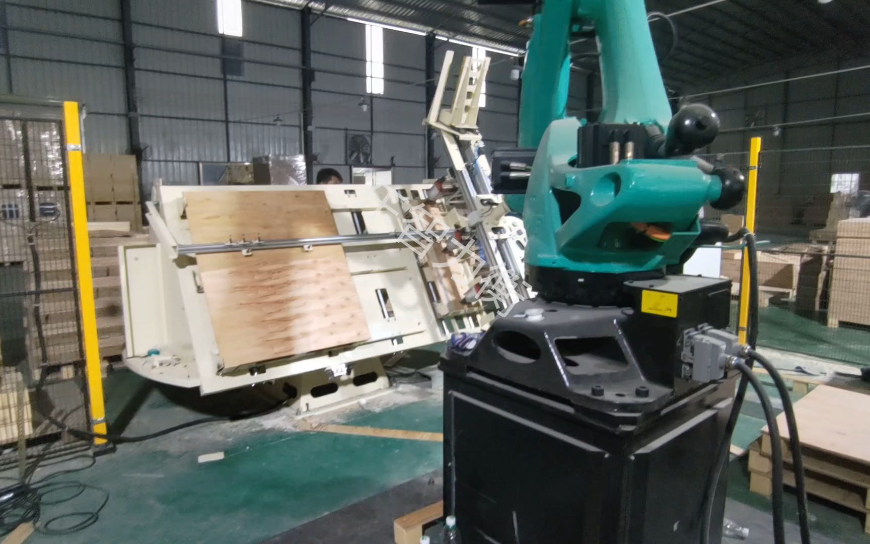 东智力衡-托盘自动打钉机,机器人打钉机,打钉机器人