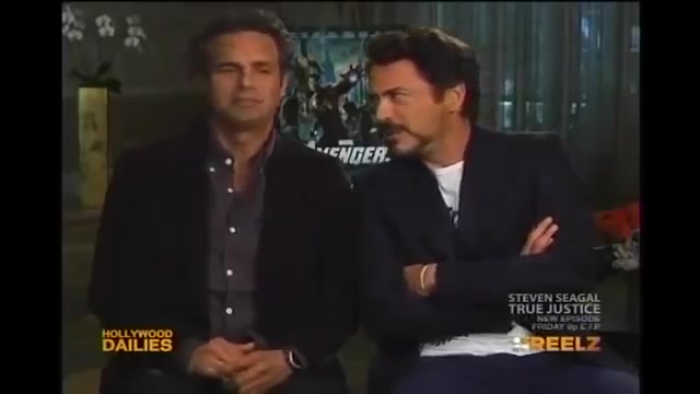 [图]【RDJ】Mark Ruffalo and Robert Downey Jr. singing part of -Hooked On A Feeling